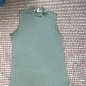 Fitted high neck green top